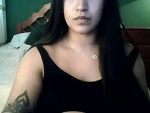 FallsForHerSmile online show from 03-18-26, 07:26