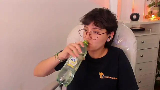 Nathaly ds online show from 05-06-26, 04:11