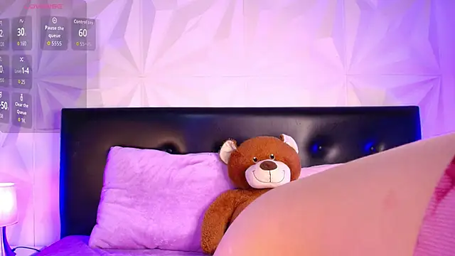 Cherrylionn online show from 10-18-25, 04:25