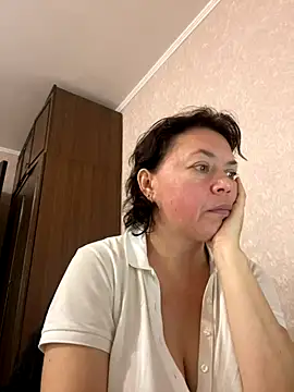 Kiravix online show from 10-27-25, 10:38