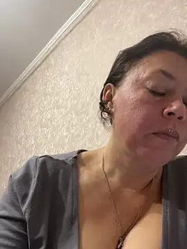 Kiravix online show from 10-30-25, 06:27