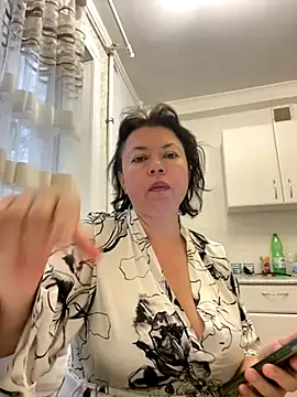 Kiravix online show from 11-13-25, 05:22