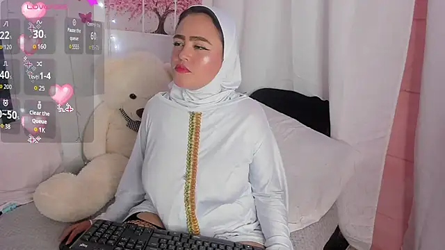 Snapshot of MarianFadel chatting on 02-25-26, 01:22 MarianFadel online show from 02-25-26, 01:22