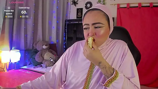 Snapshot of MarianFadel chatting on 02-10-26, 12:26 MarianFadel online show from 02-10-26, 12:26