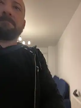 Snapshot of DavidMaros chatting on 10-09-25, 05:52 DavidMaros online show from 10-09-25, 05:52