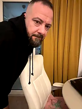Snapshot of DavidMaros chatting on 10-03-25, 04:58 DavidMaros online show from 10-03-25, 04:58