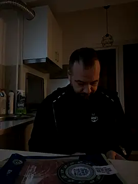 Snapshot of DavidMaros chatting on 10-11-25, 04:35 DavidMaros online show from 10-11-25, 04:35
