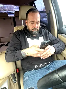 Snapshot of DavidMaros chatting on 10-23-25, 06:23 DavidMaros online show from 10-23-25, 06:23