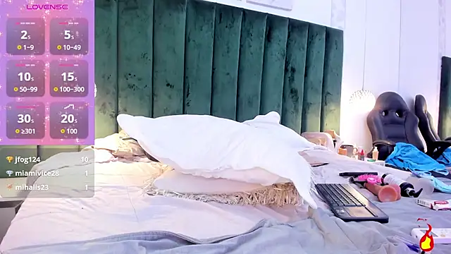 PaulinaGame online show from 01-05-26, 05:27