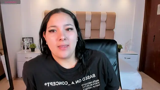 sofiacaramel online show from 12-18-25, 04:11