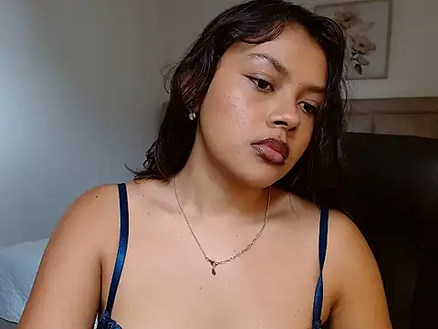 Snapshot of Mariannexoxx chatting on 11-18-25, 07:39 Mariannexoxx online show from 11-18-25, 07:39