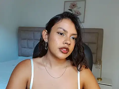 Snapshot of Mariannexoxx chatting on 12-19-25, 07:38 Mariannexoxx online show from 12-19-25, 07:38