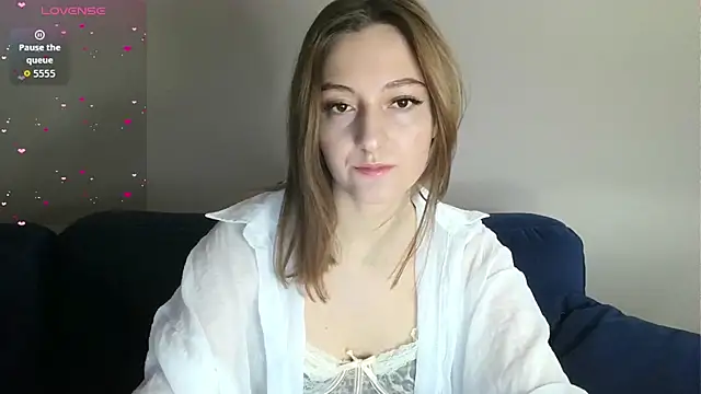 Snapshot of white_liillyy chatting on 02-06-26, 06:26 white liillyy online show from 02-06-26, 06:26