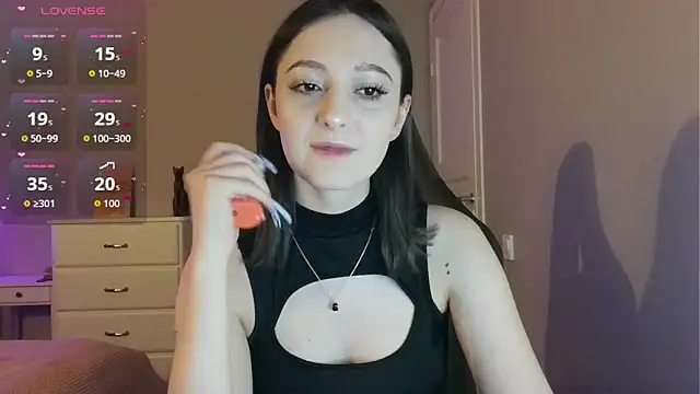 Snapshot of white_liillyy chatting on 05-04-26, 10:01 white liillyy online show from 05-04-26, 10:01