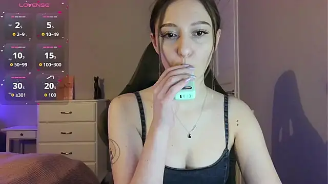 white liillyy online show from 04-08-26, 10:22