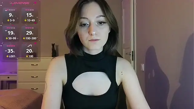 Snapshot of white_liillyy chatting on 05-20-26, 08:17 white liillyy online show from 05-20-26, 08:17
