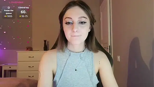 Snapshot of white_liillyy chatting on 06-17-26, 08:41 white liillyy online show from 06-17-26, 08:41