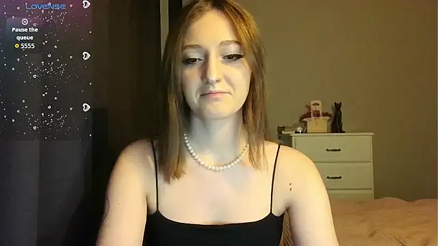 Snapshot of white_liillyy chatting on 01-17-26, 09:51 white liillyy online show from 01-17-26, 09:51