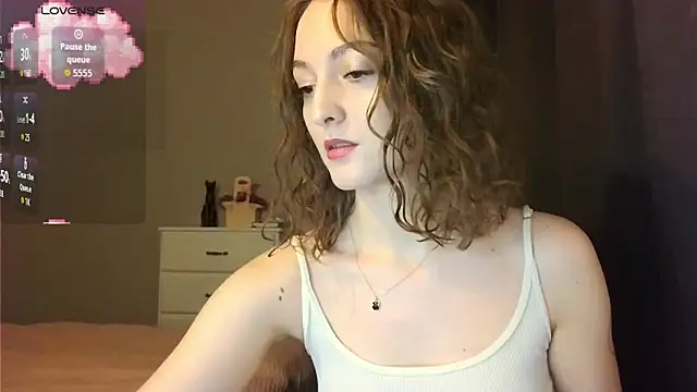 white liillyy online show from 12-19-25, 10:56