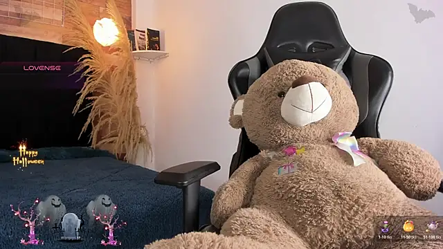 Snapshot of Emily_brown04 chatting on 10-28-25, 01:21 Emily brown04 online show from 10-28-25, 01:21