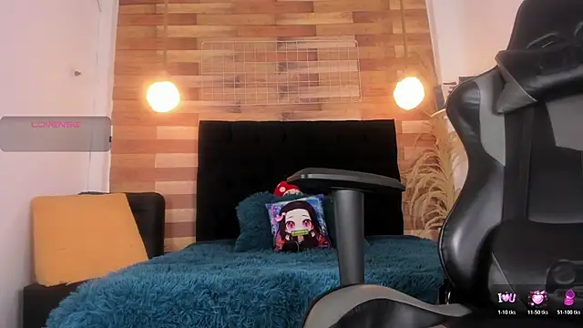 Snapshot of Emily_brown04 chatting on 10-25-25, 01:12 Emily brown04 online show from 10-25-25, 01:12