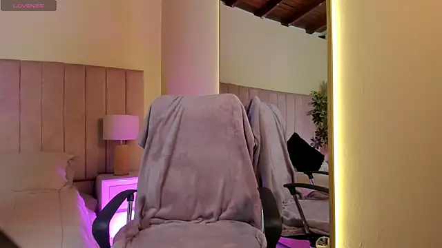 Mia mtnz02 online show from 10-03-25, 12:03