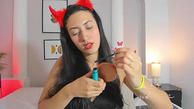 victoria flores1 online show from 10-30-25, 11:01