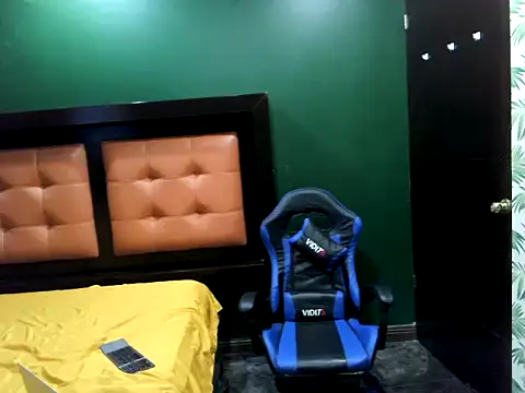 Snapshot of Thiagoforyou chatting on 10-29-25, 12:20 Thiagoforyou online show from 10-29-25, 12:20