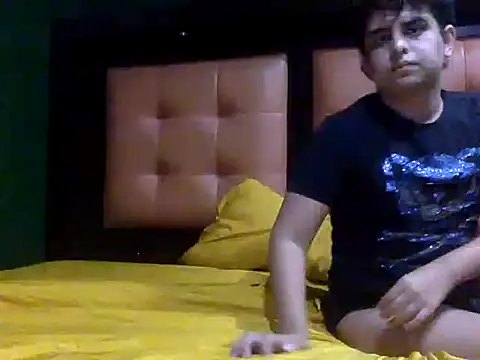 Snapshot of Thiagoforyou chatting on 10-22-25, 04:56 Thiagoforyou online show from 10-22-25, 04:56