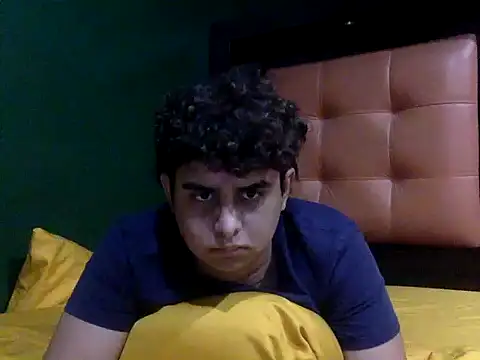 Snapshot of Thiagoforyou chatting on 10-11-25, 05:08 Thiagoforyou online show from 10-11-25, 05:08