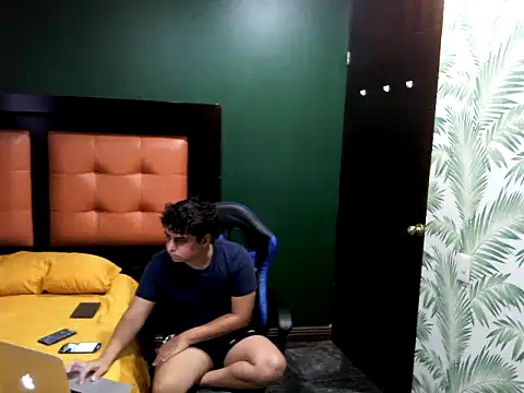 Snapshot of Thiagoforyou chatting on 10-28-25, 01:28 Thiagoforyou online show from 10-28-25, 01:28