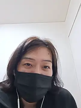 Snapshot of taru1225 chatting on 05-29-26, 12:33 taru1225 online show from 05-29-26, 12:33