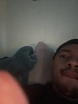 Snapshot of tyrek5051 chatting on 10-16-25, 04:48 tyrek5051 online show from 10-16-25, 04:48