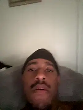 Snapshot of tyrek5051 chatting on 10-24-25, 04:17 tyrek5051 online show from 10-24-25, 04:17