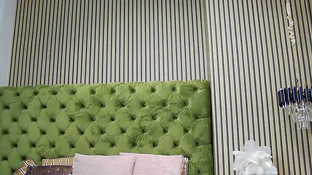 LunaHart online show from 11-30-25, 02:07