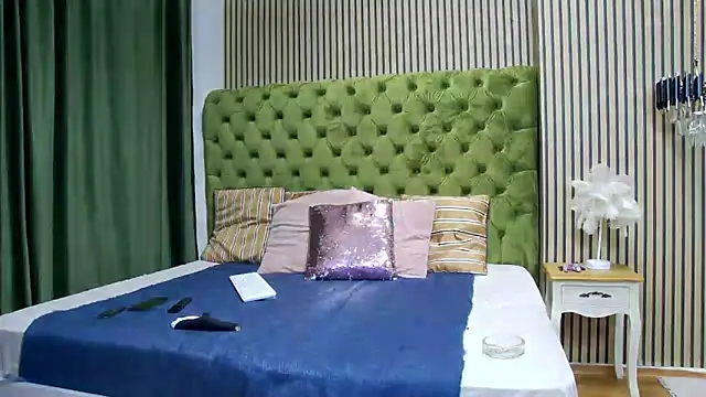 LunaHart online show from 12-01-25, 03:46