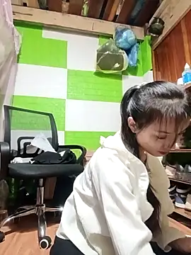 tdtd98 online show from 11-02-25, 04:28