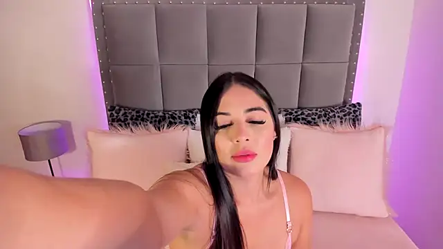 Snapshot of Saian-lory chatting on 06-25-26, 02:53 Saian-lory online show from 06-25-26, 02:53