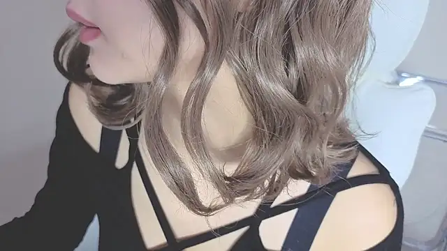 Snapshot of miho-ch chatting on 05-31-26, 12:33 miho-ch online show from 05-31-26, 12:33