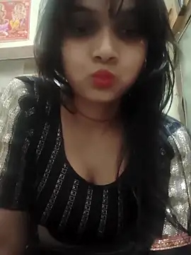 Snapshot of RAYI_Queen_2 chatting on 11-04-25, 07:01 RAYI Queen 2 online show from 11-04-25, 07:01