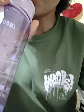 RAYI Queen 2 online show from 02-15-26, 09:47