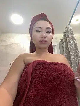Snapshot of Mia_stepMOM chatting on 09-16-25, 04:35 Mia stepMOM online show from 09-16-25, 04:35