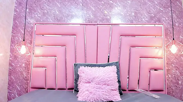 WILD FIREE  online show from 11-21-25, 07:02