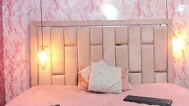 Snapshot of WILD_FIREE_ chatting on 10-30-25, 07:33 WILD FIREE  online show from 10-30-25, 07:33