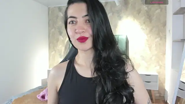 Saya Amaretto1 online show from 11-04-25, 07:06