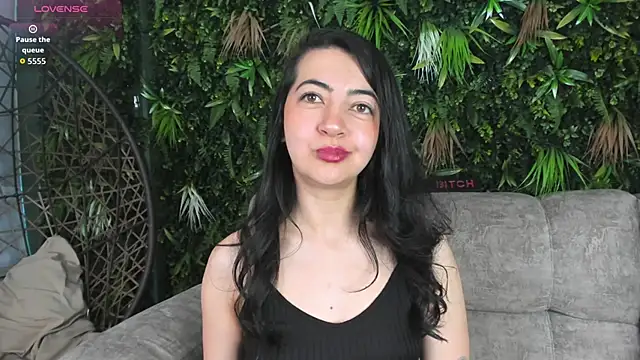 Saya Amaretto1 online show from 09-08-25, 07:24