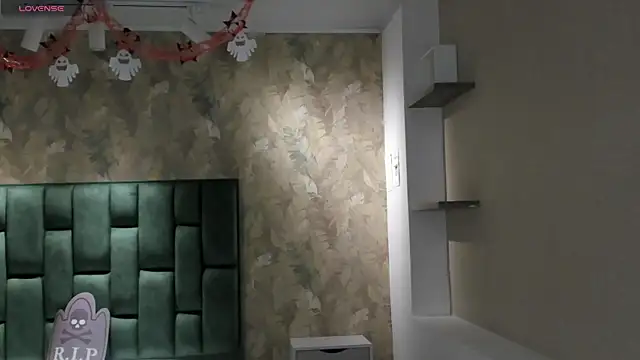 Saya Amaretto1 online show from 10-24-25, 06:51