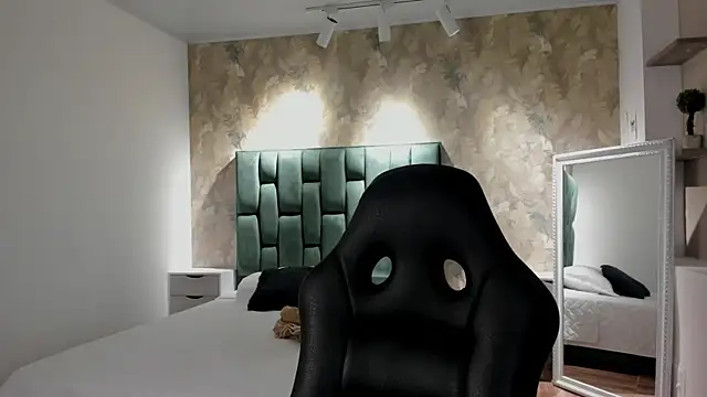 Saya Amaretto1 online show from 02-11-26, 08:20