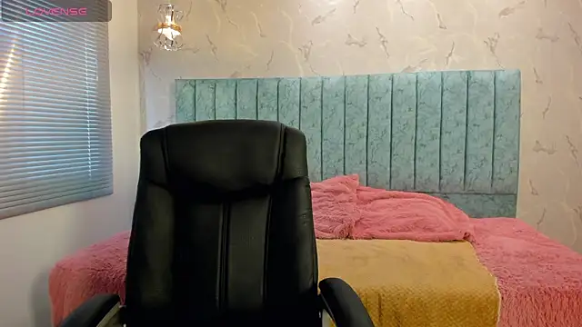 Saya Amaretto1 online show from 02-01-26, 06:28