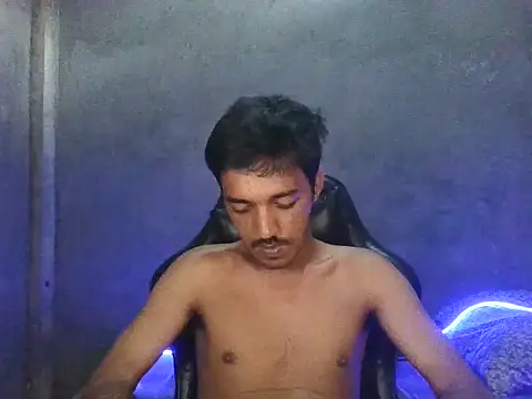 Snapshot of RowyCam chatting on 11-04-25, 12:03 RowyCam online show from 11-04-25, 12:03